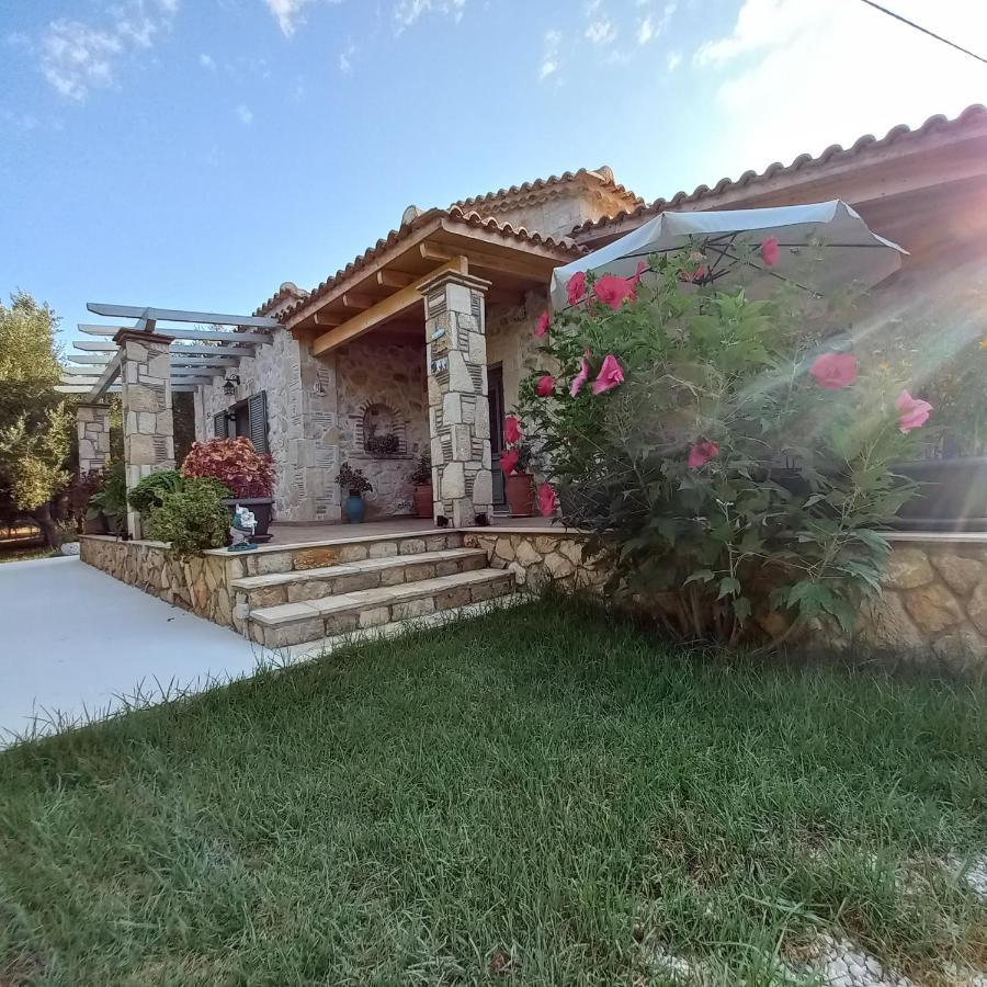 Villa Liberta Keri Екстериор снимка